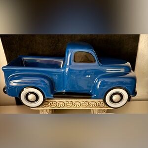 Vintage Teleflora Ford 1948 F-1 Ceramic Pick Up Truck. Dark blue Planter.